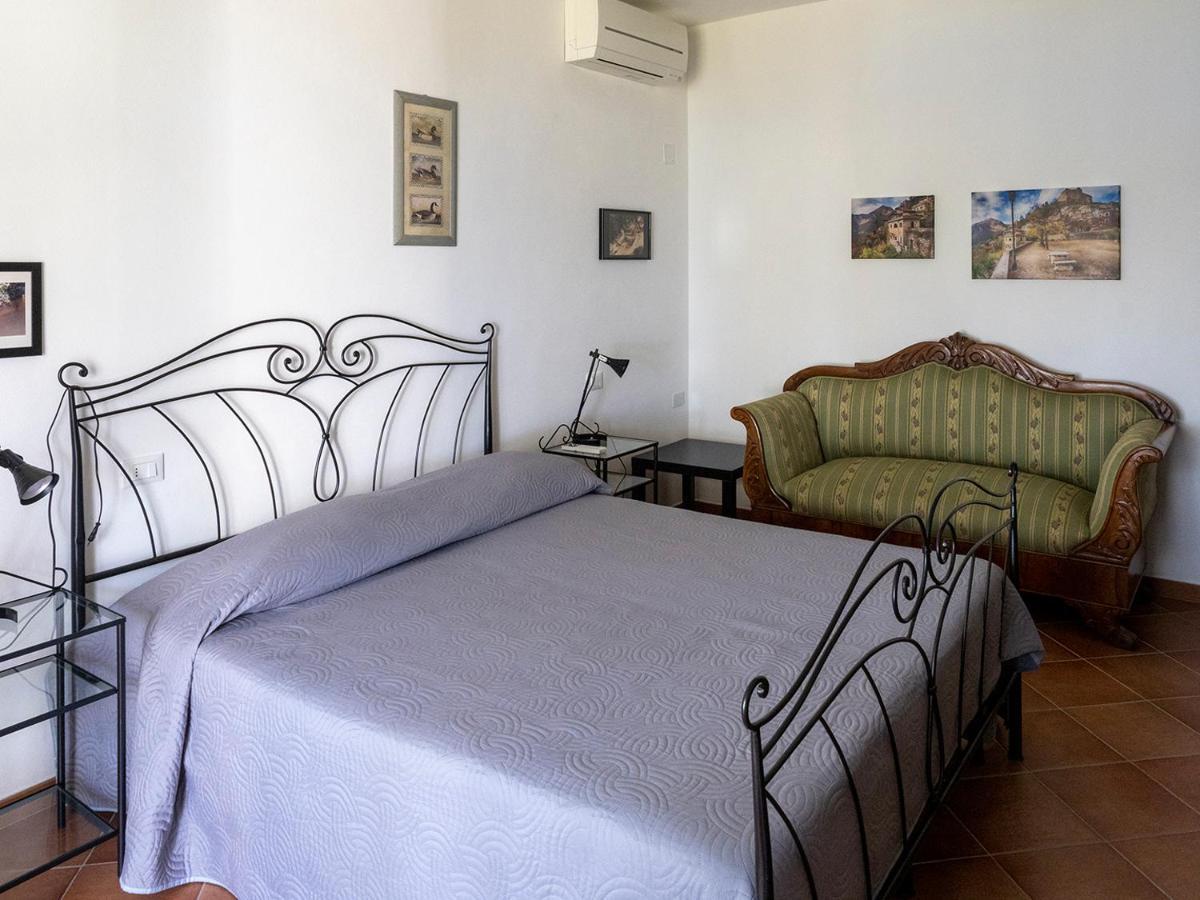 Bed and Breakfast Tra Gli Ulivi à Pietra Ligure Extérieur photo