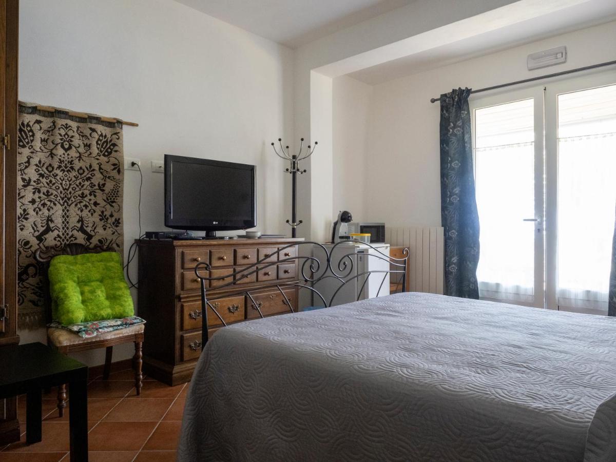Bed and Breakfast Tra Gli Ulivi à Pietra Ligure Extérieur photo