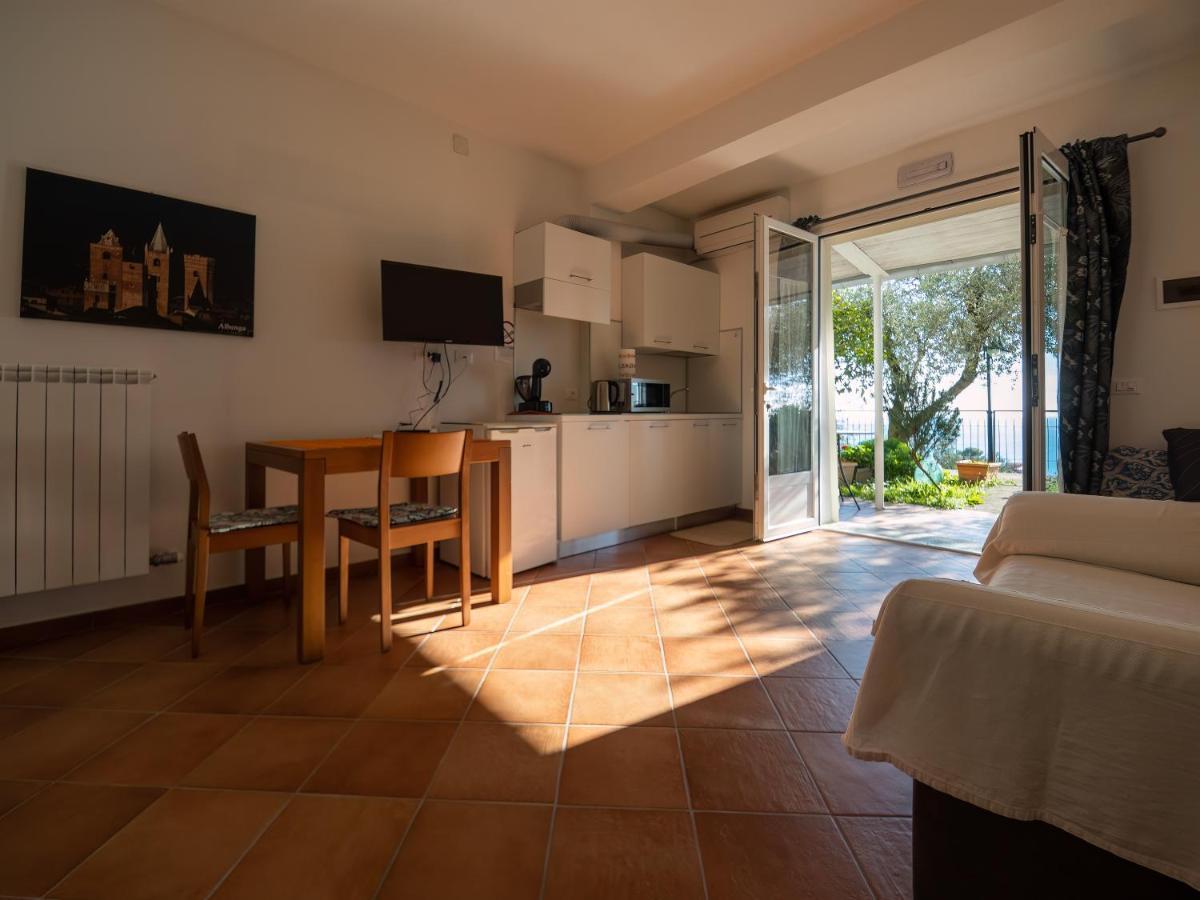 Bed and Breakfast Tra Gli Ulivi à Pietra Ligure Extérieur photo